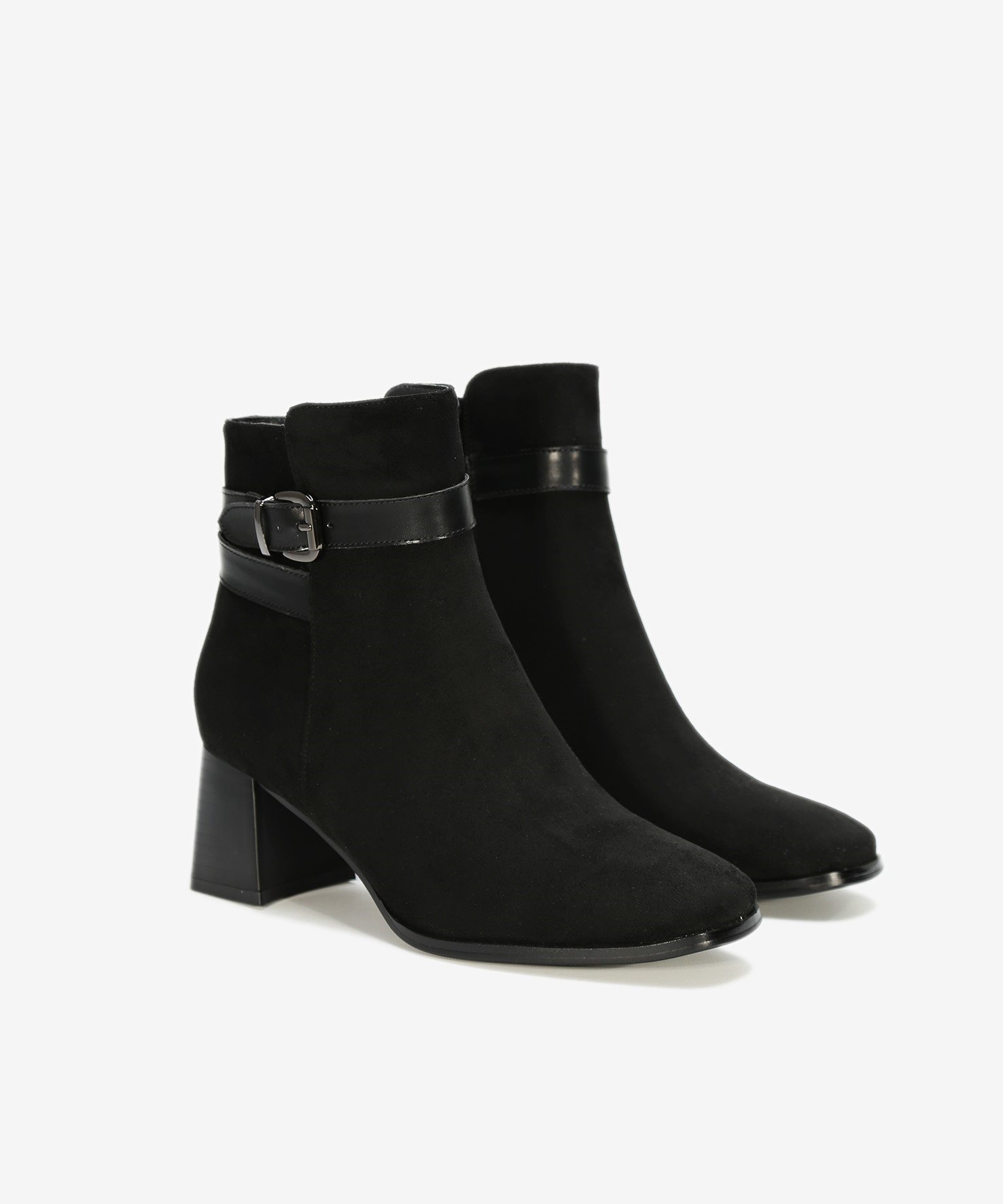 Botines negros tac&oacute;n hebilla image number null